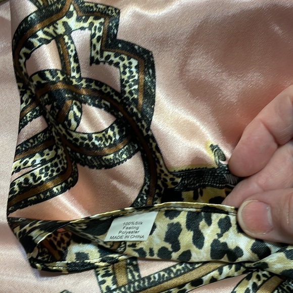 100% Silk Pink and Leopard Scarf - Picture 6 of 7